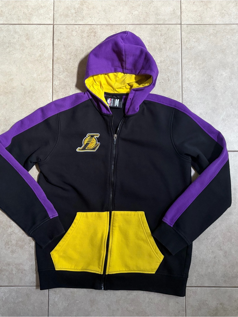 Los Angeles Lakers full-zip hoodie with a bold, color-blocked design Medium NBA